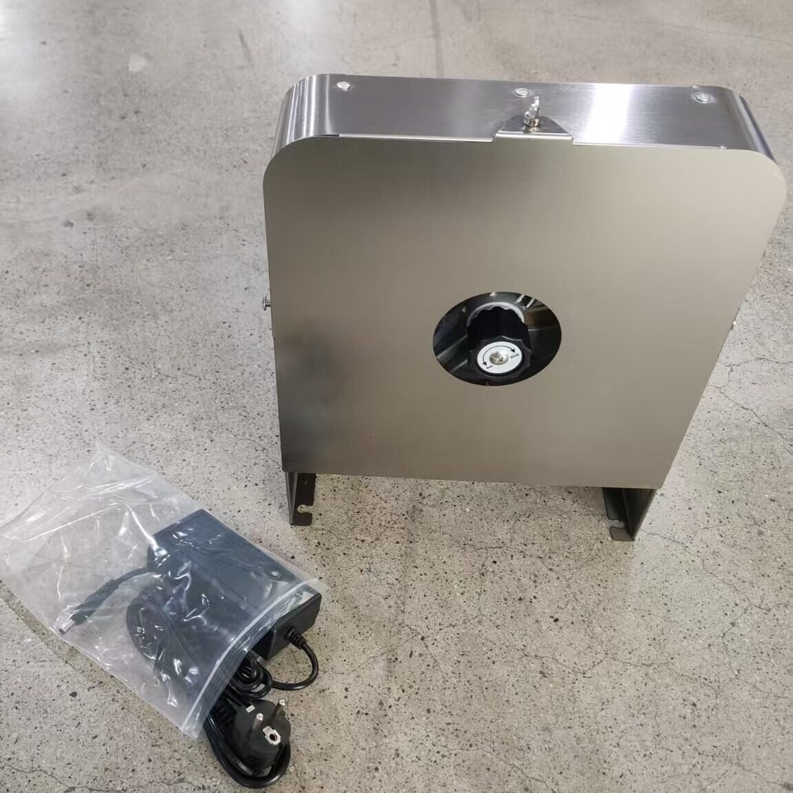 Electric Stainless Steel Fruit and Vegetable Slicer - Image 2
